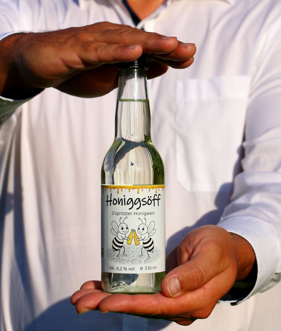 Produktbild unseres süffigen, leichten und spritzigen Honiggsöffs